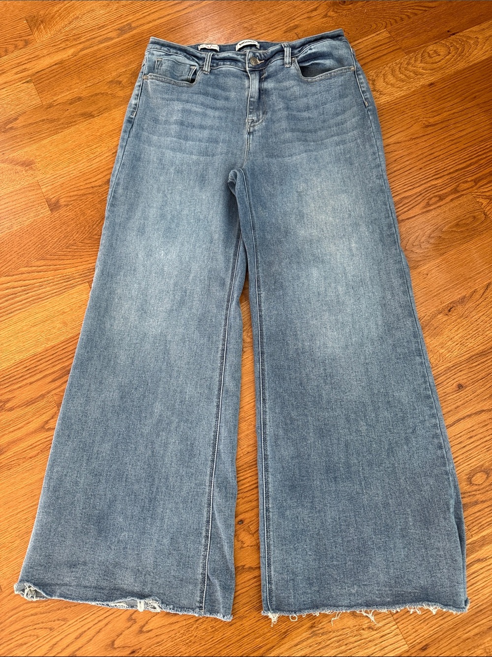 Vigoss Retro Palazzo High Rise Wide Leg Jeans Size 32 Light Wash Raw Hem